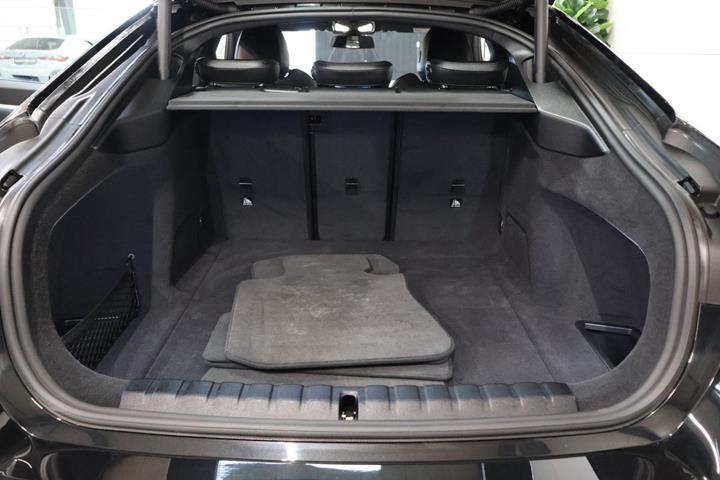 Sort BMW i4 fra 2025