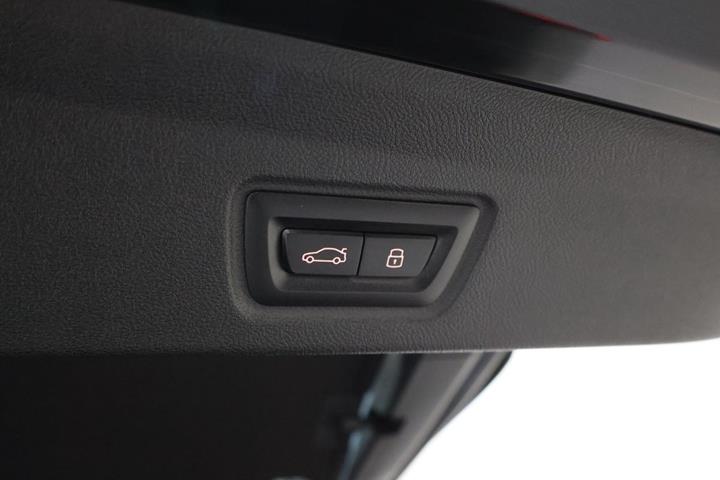 Sort BMW i4 fra 2025