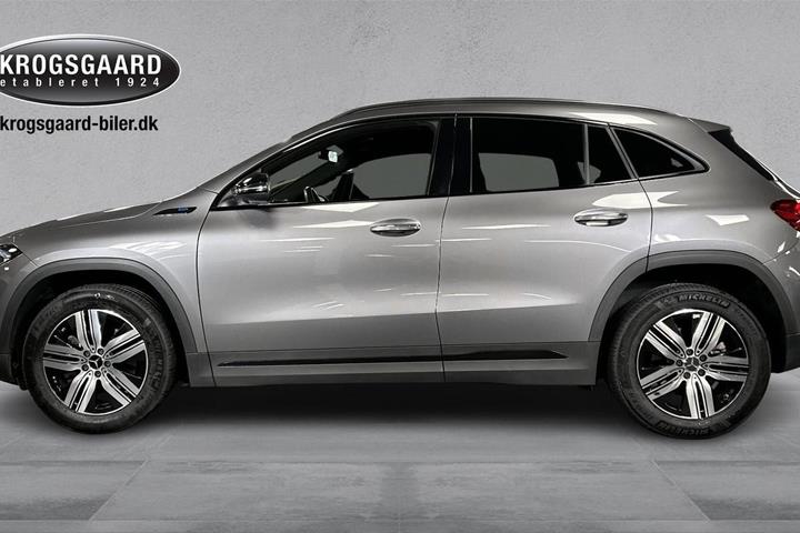 Grå Mercedes EQA250+ fra 2021