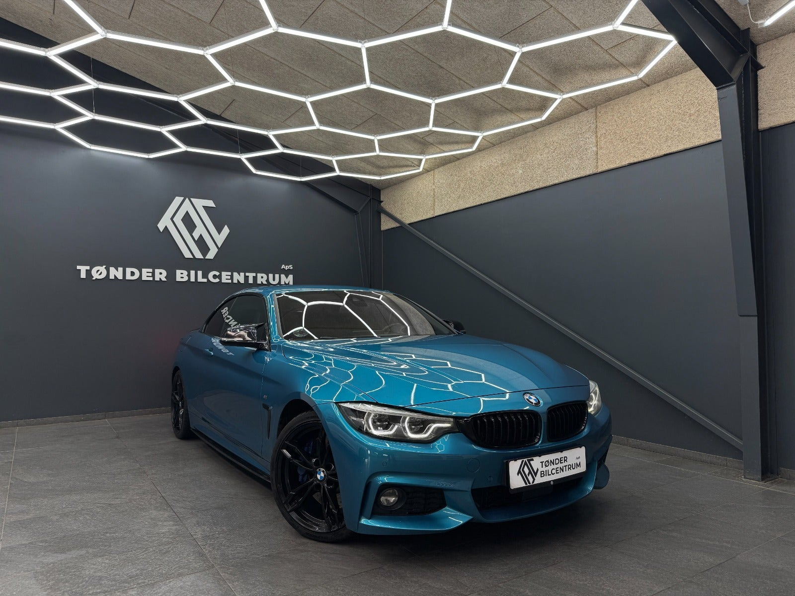 Blå BMW 430d fra 2018
