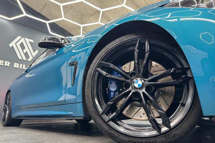 Blå BMW 430d fra 2018