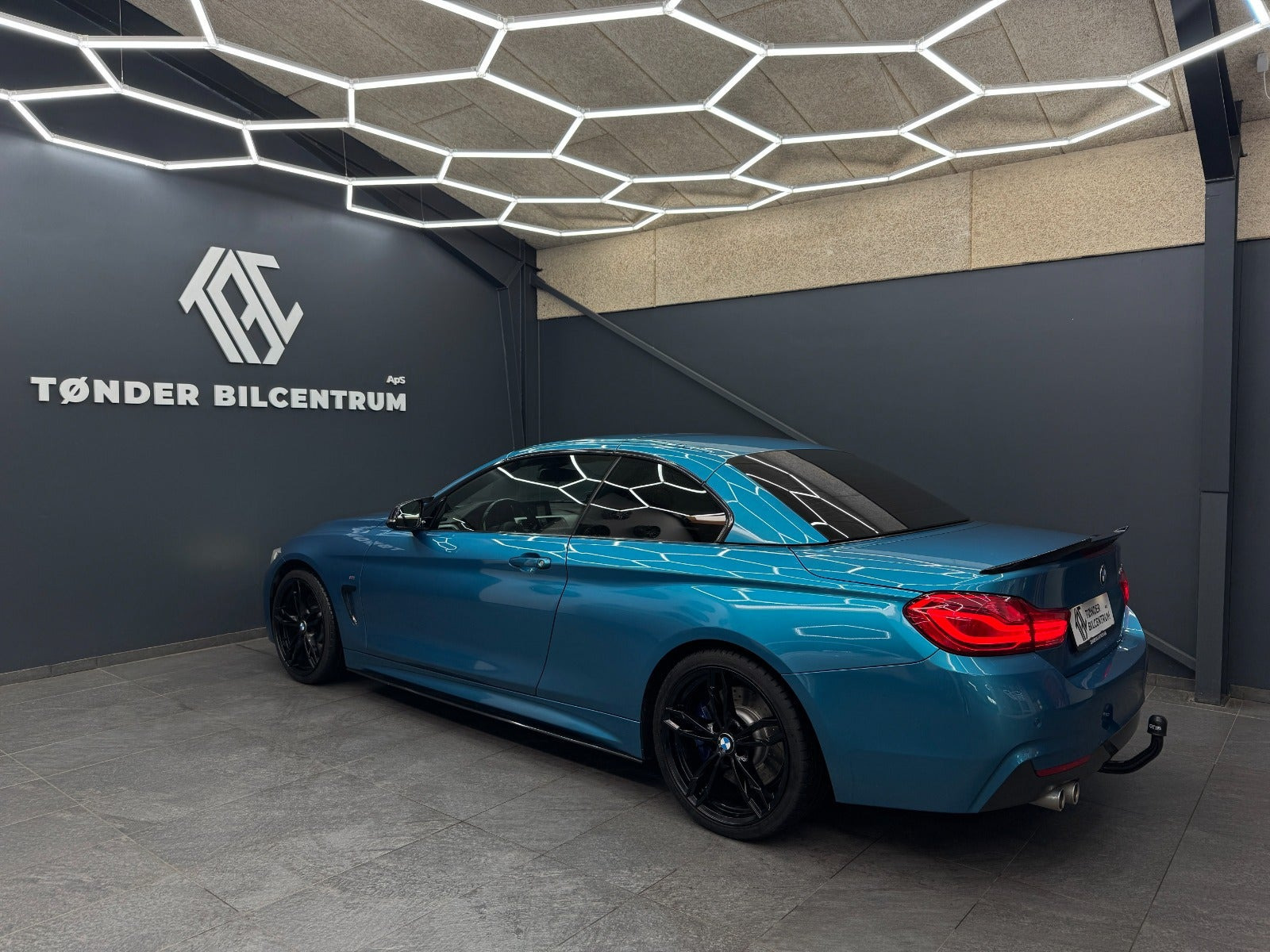 Blå BMW 430d fra 2018