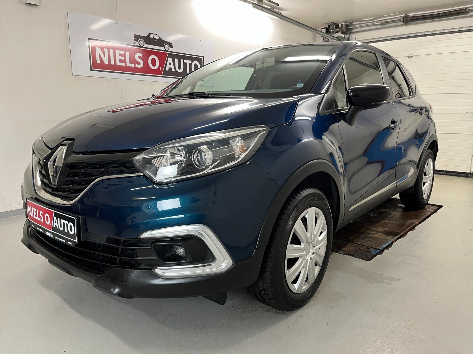 Blå Renault Captur fra 2018