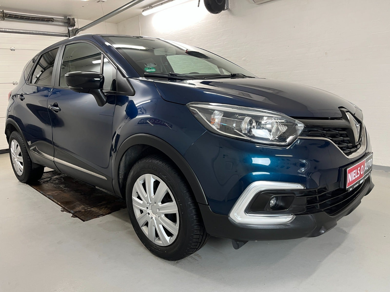 Blå Renault Captur fra 2018