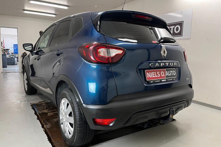 Blå Renault Captur fra 2018