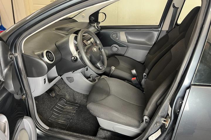 Sort Toyota Aygo fra 2011