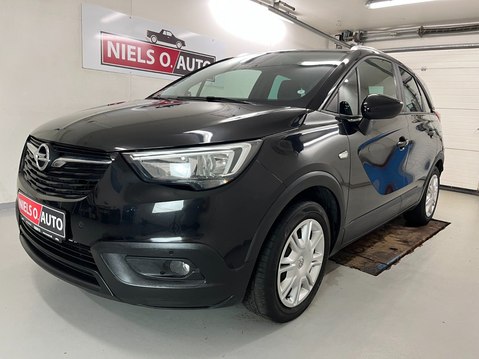 Sort Opel Crossland X fra 2019