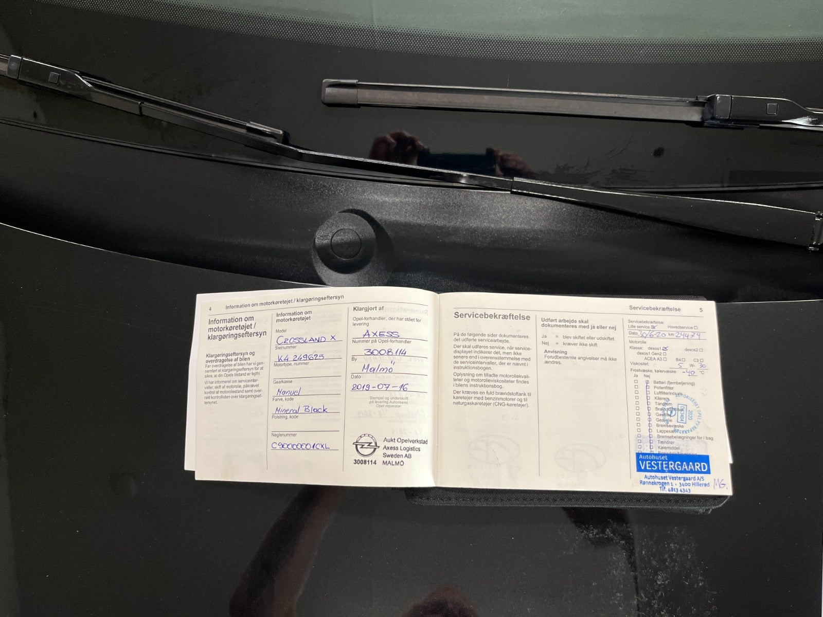 Sort Opel Crossland X fra 2019