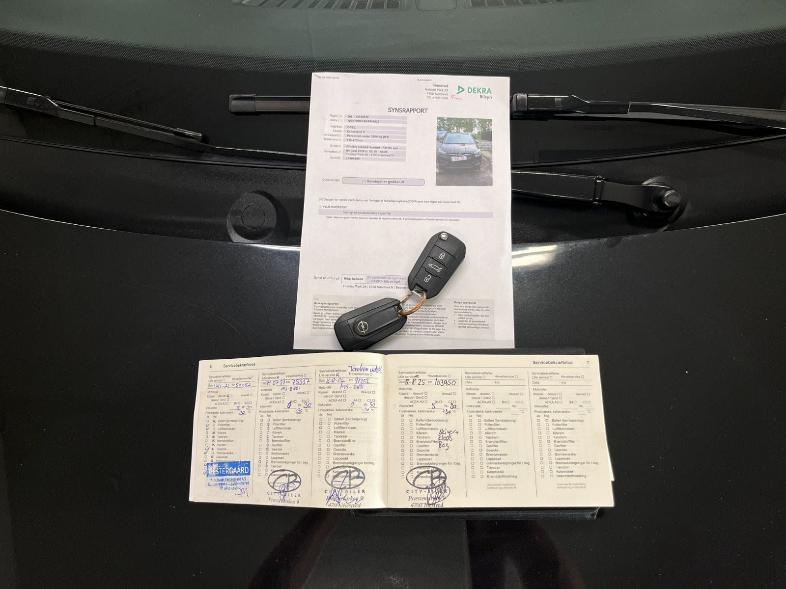 Sort Opel Crossland X fra 2019