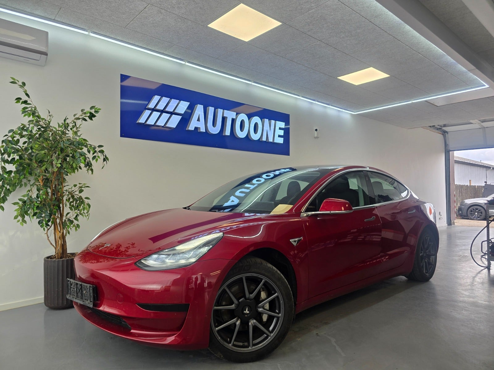 Tesla Model 3 Standard Range+ RWD