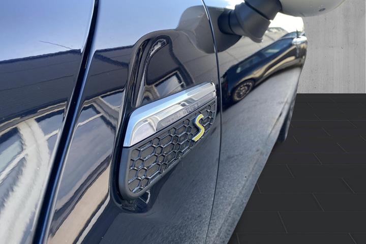 Sort Mini Cooper SE fra 2021