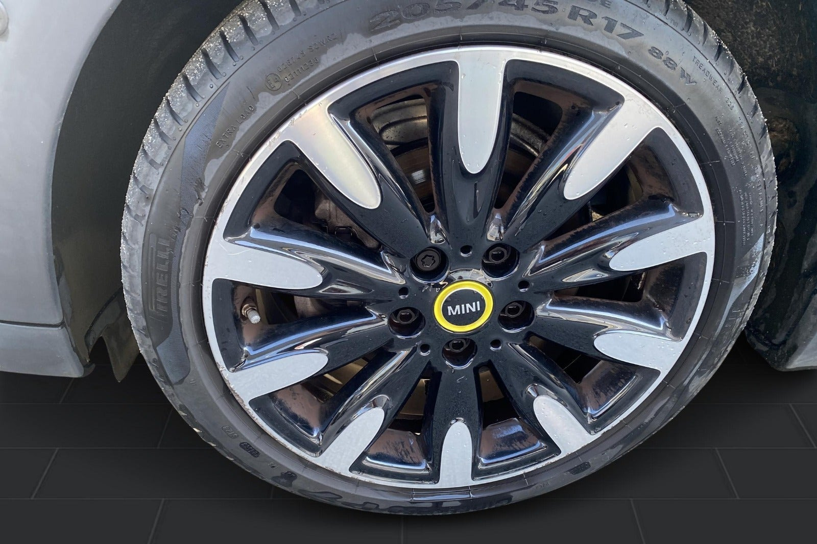 Sort Mini Cooper SE fra 2021