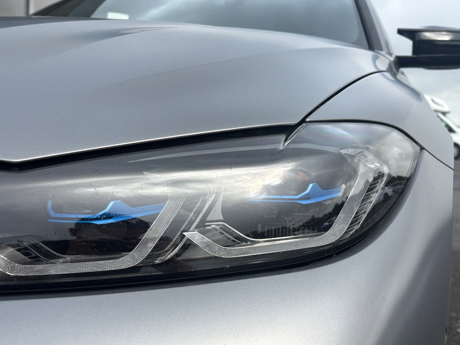 Grå BMW i4 fra 2023