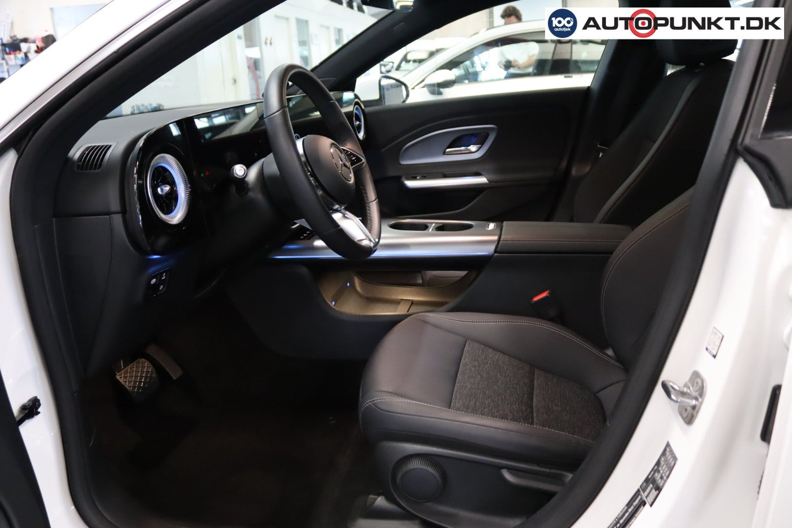 Hvid Mercedes CLA250+ fra 2025
