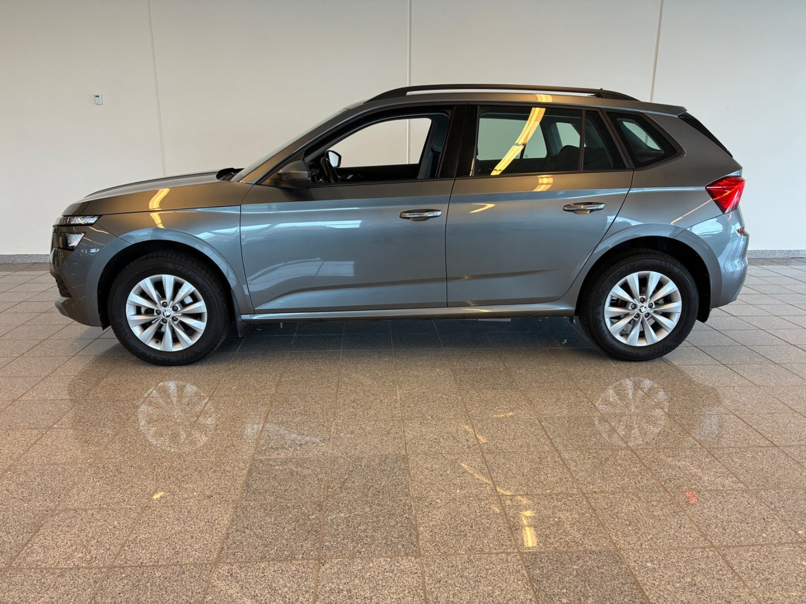 Grå Skoda Kamiq fra 2022