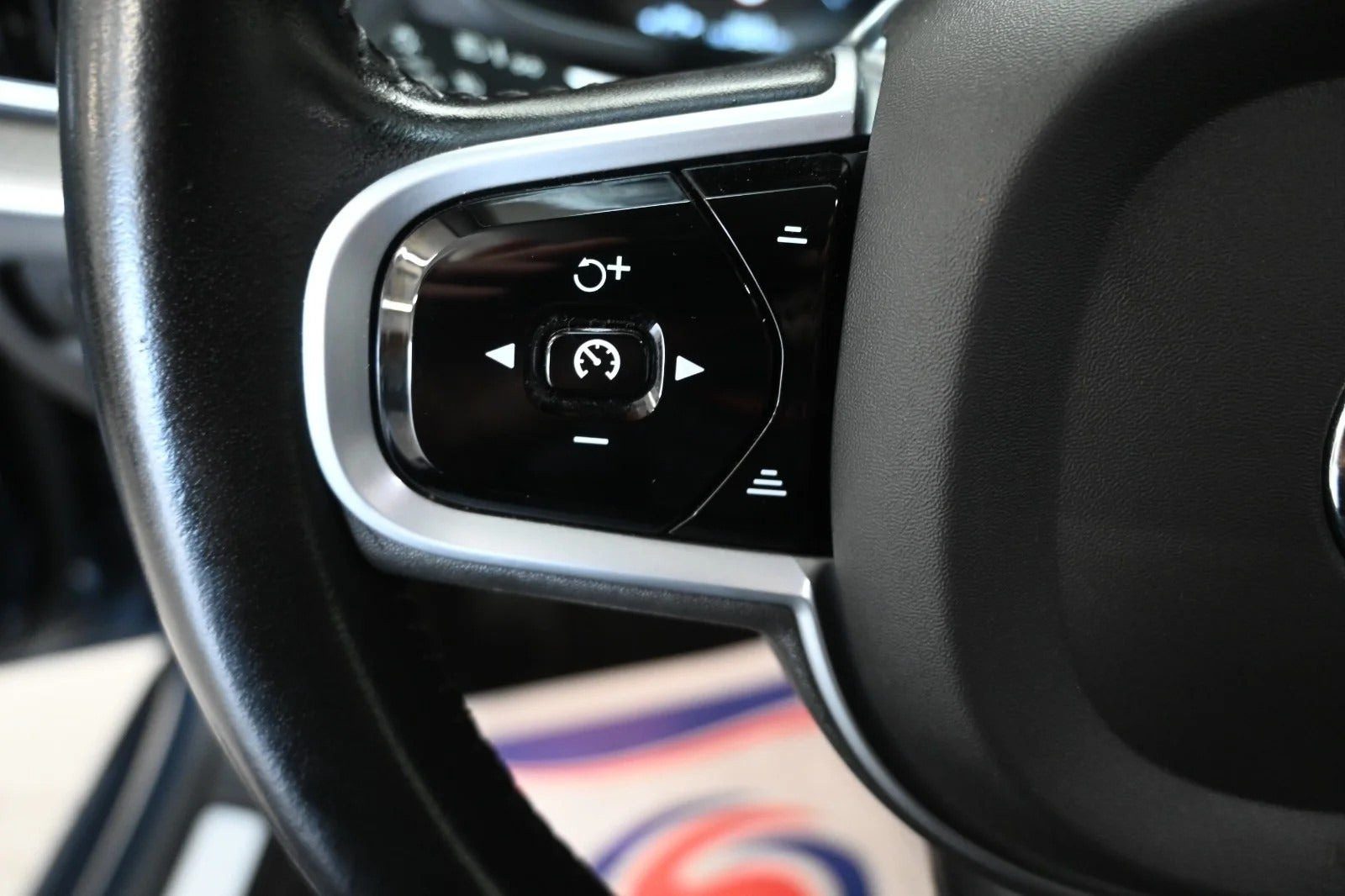 Blå Volvo V60 fra 2021