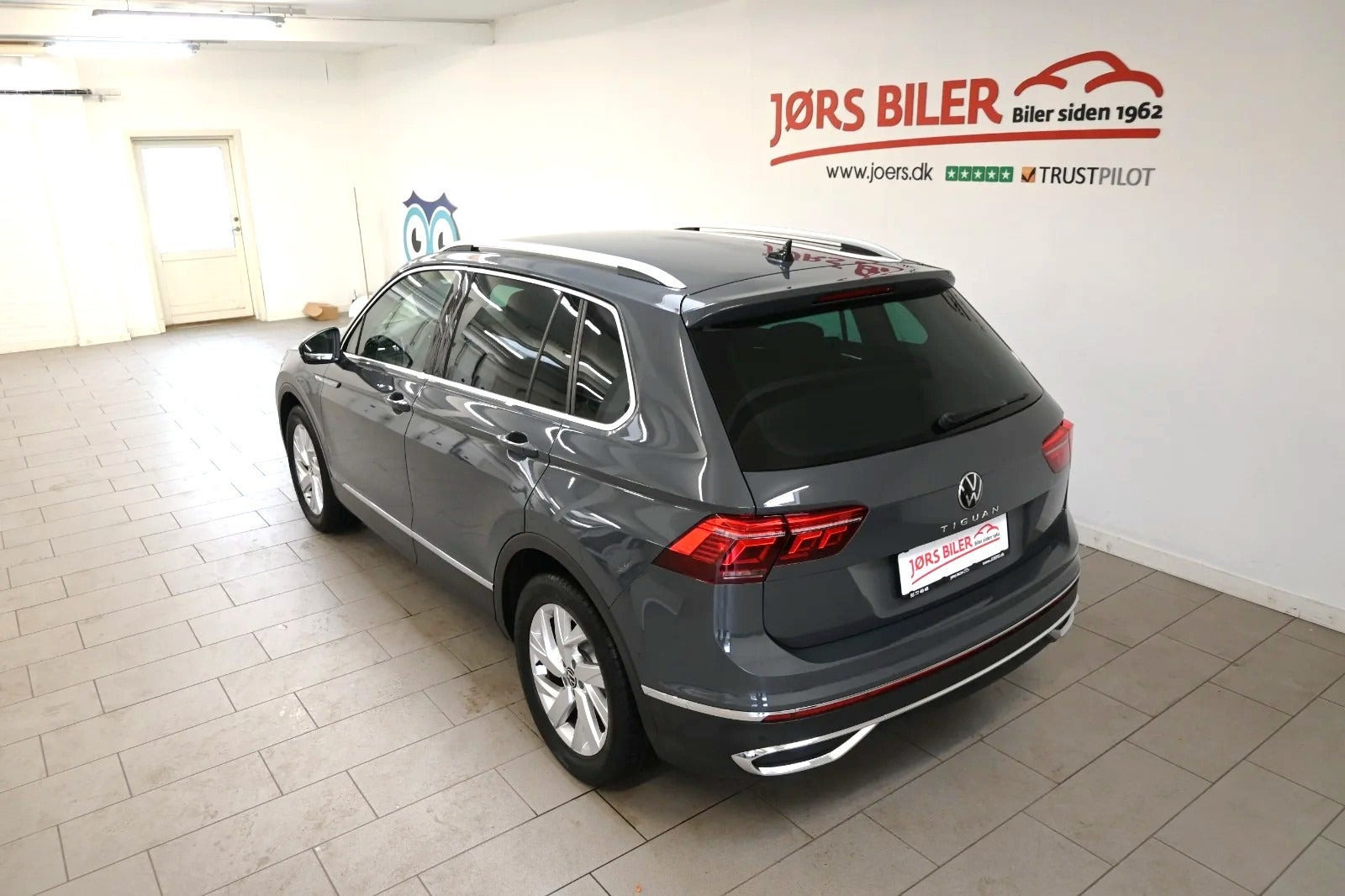 Grå VW Tiguan fra 2021