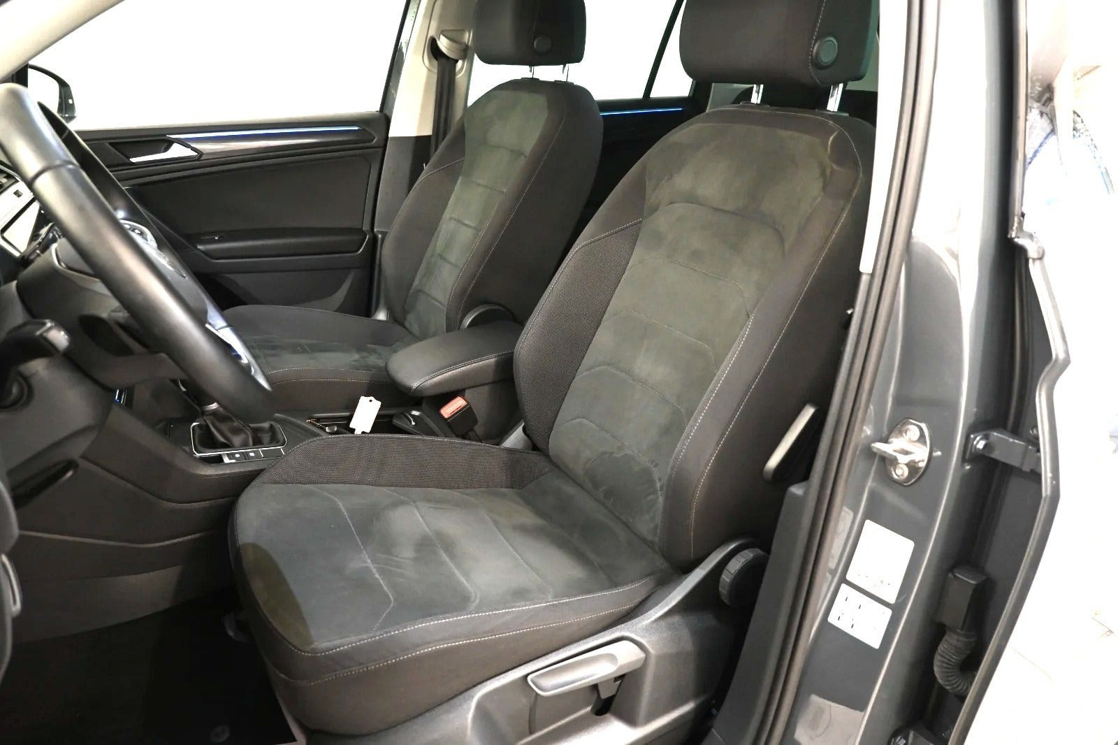 Grå VW Tiguan fra 2021