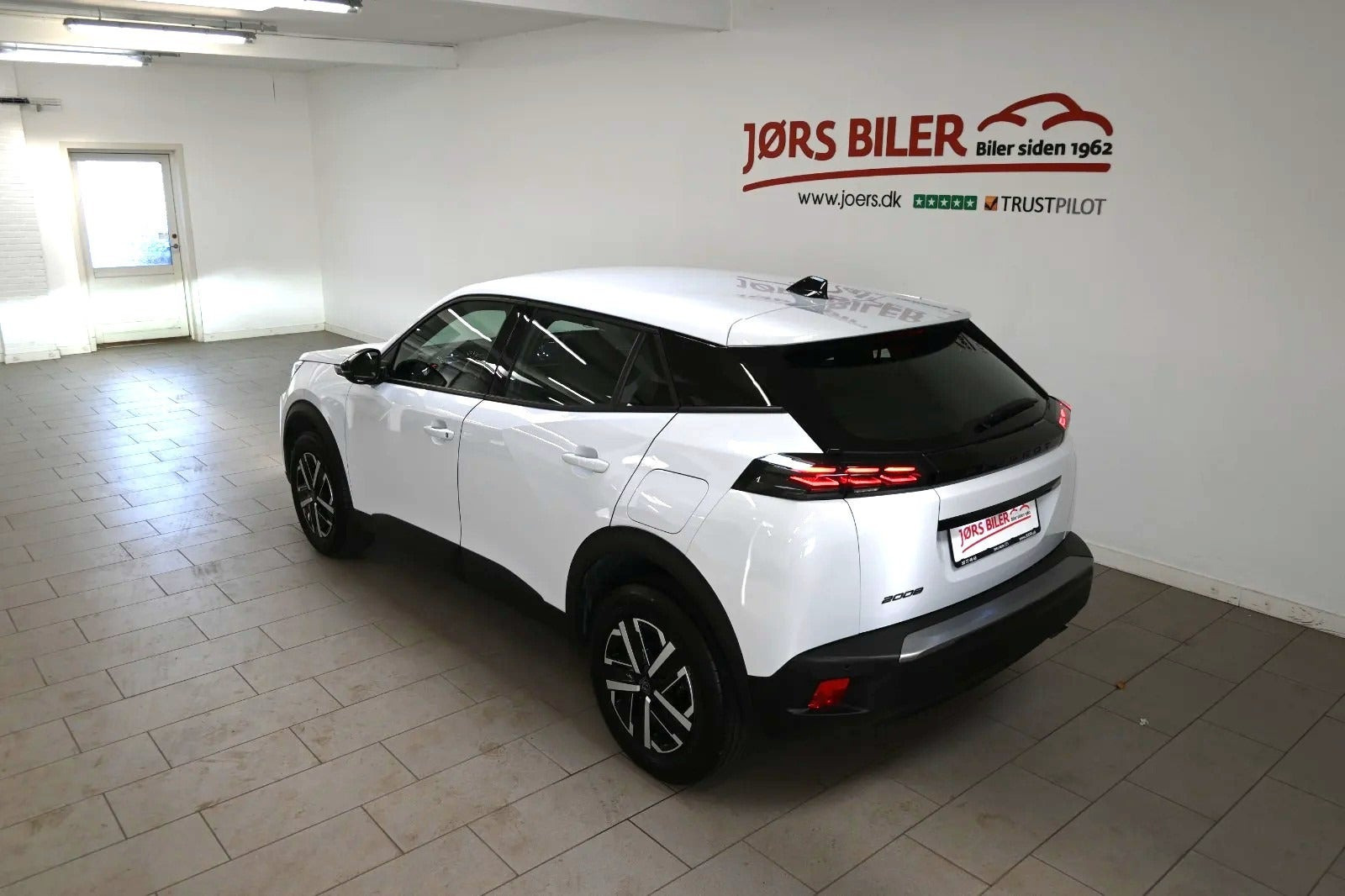 Hvid Peugeot 2008 fra 2024