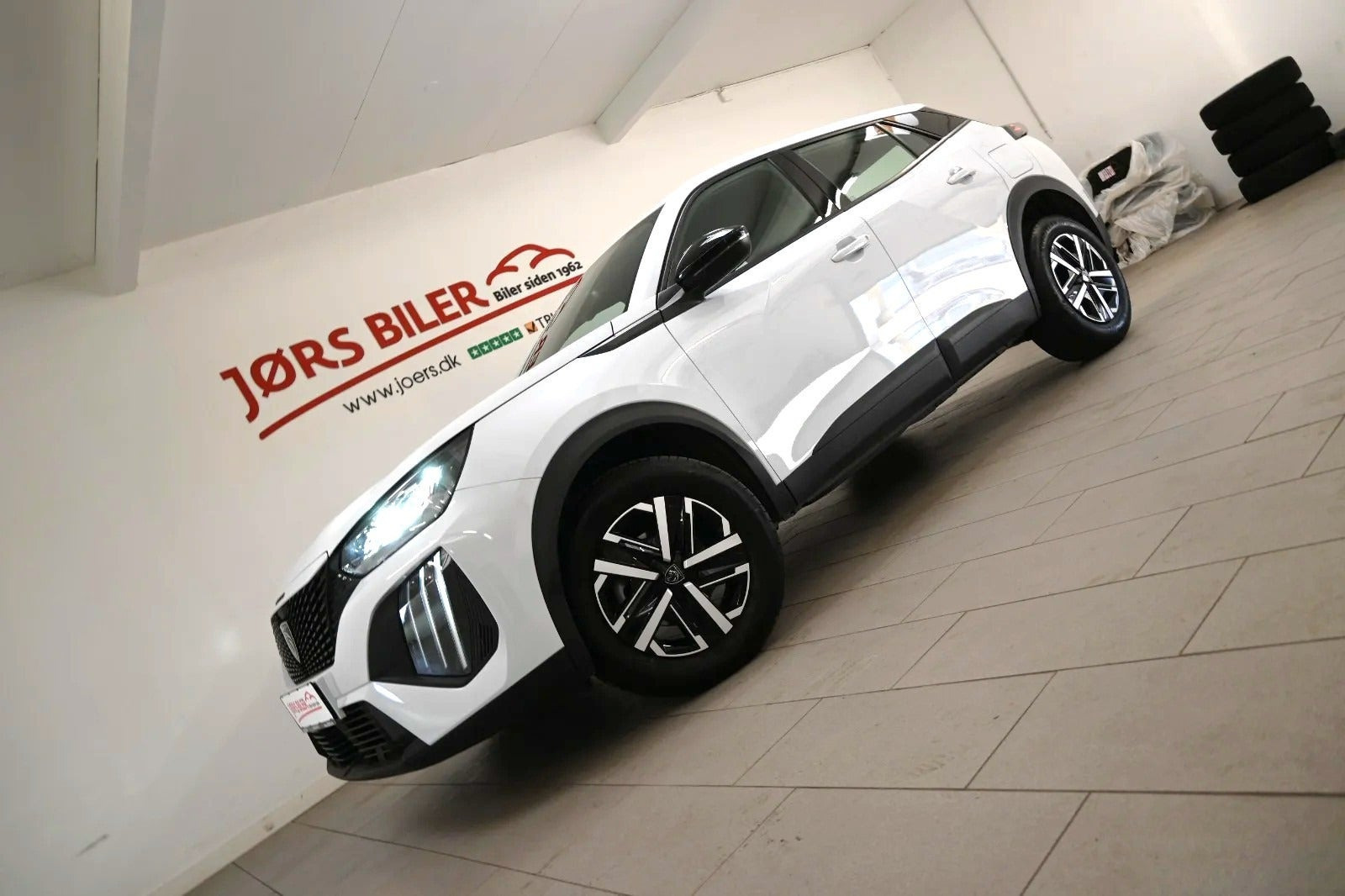 Hvid Peugeot 2008 fra 2024