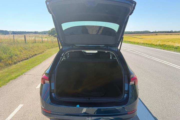 Blå Skoda Octavia fra 2021