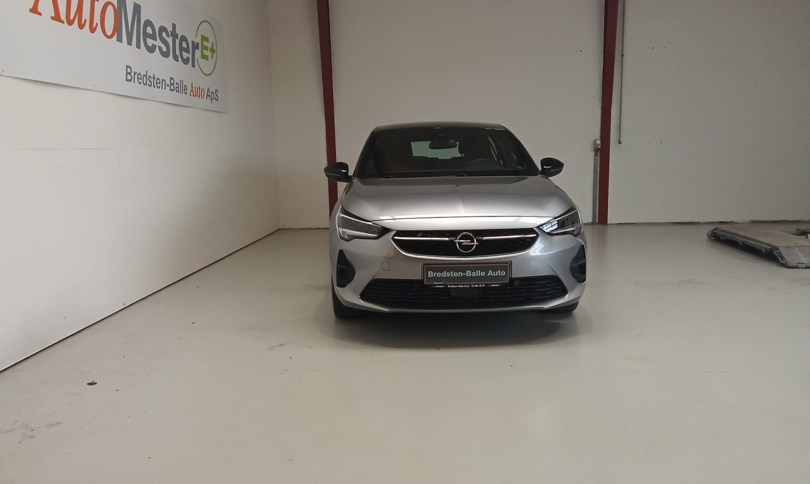 Sølv Opel Corsa-e fra 2023