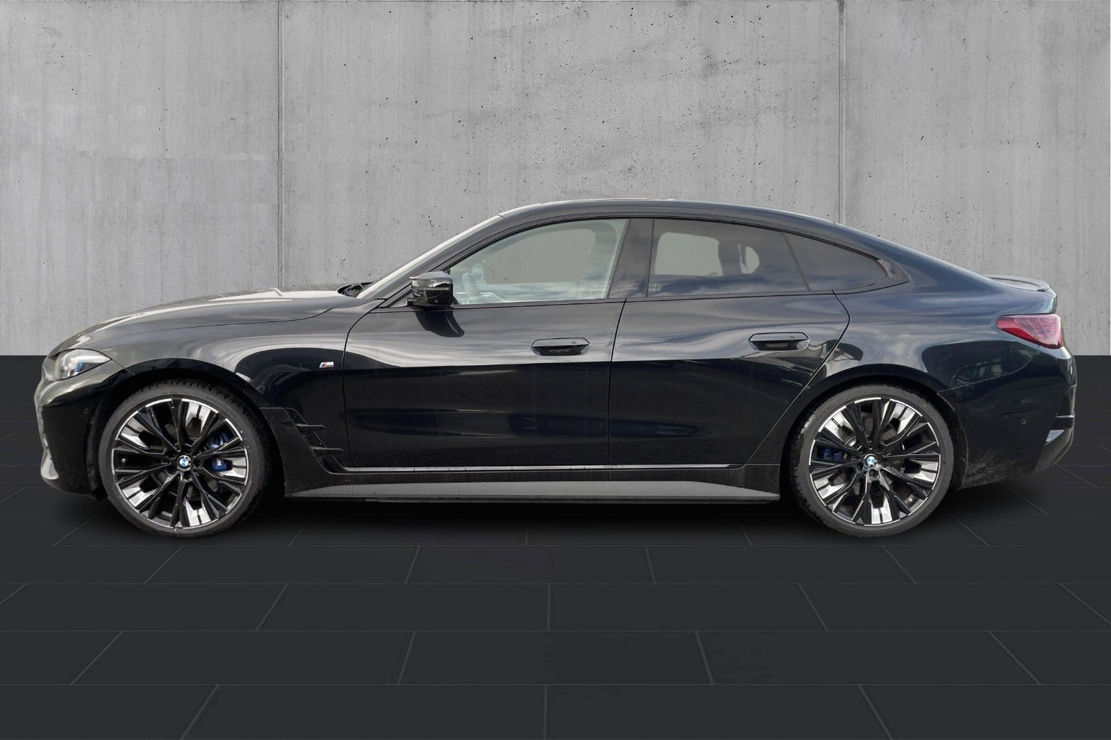Sort BMW i4 fra 2026