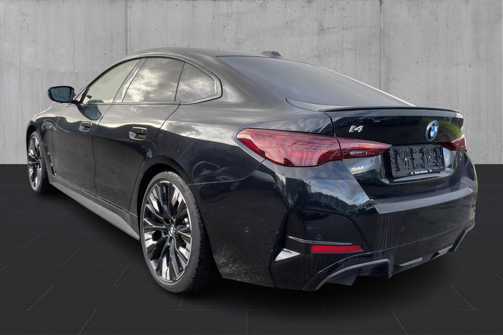 Sort BMW i4 fra 2026