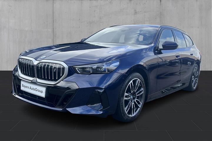 Blå BMW i5 fra 2026