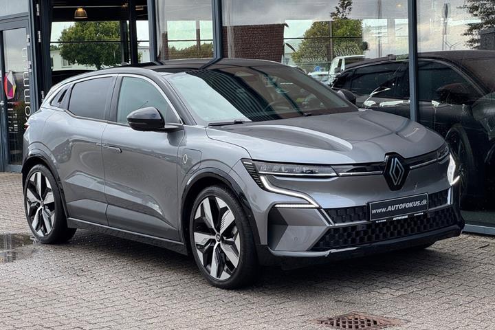 Grå Renault Megane E-Tech fra 2023