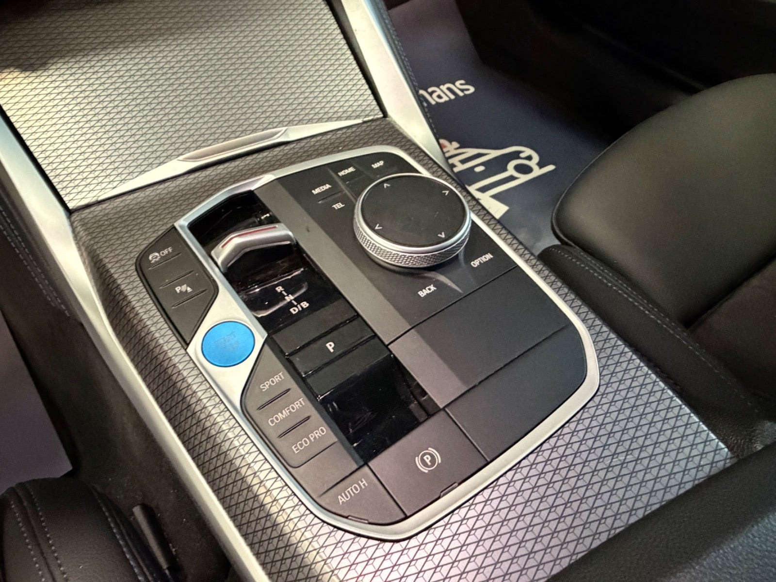 Blå BMW i4 fra 2024