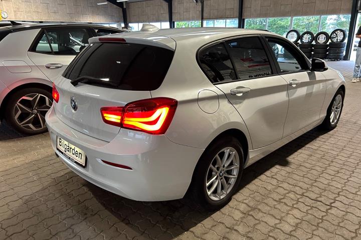 Hvid BMW 118d fra 2018