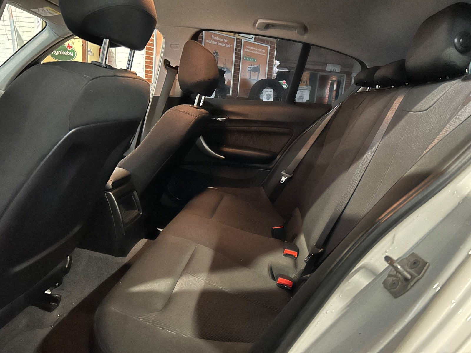 Hvid BMW 118d fra 2018