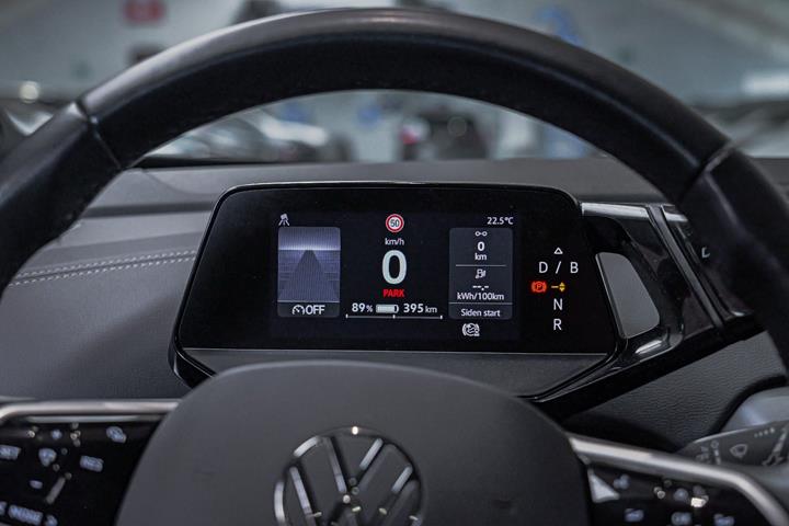 Blå VW ID.4 fra 2023