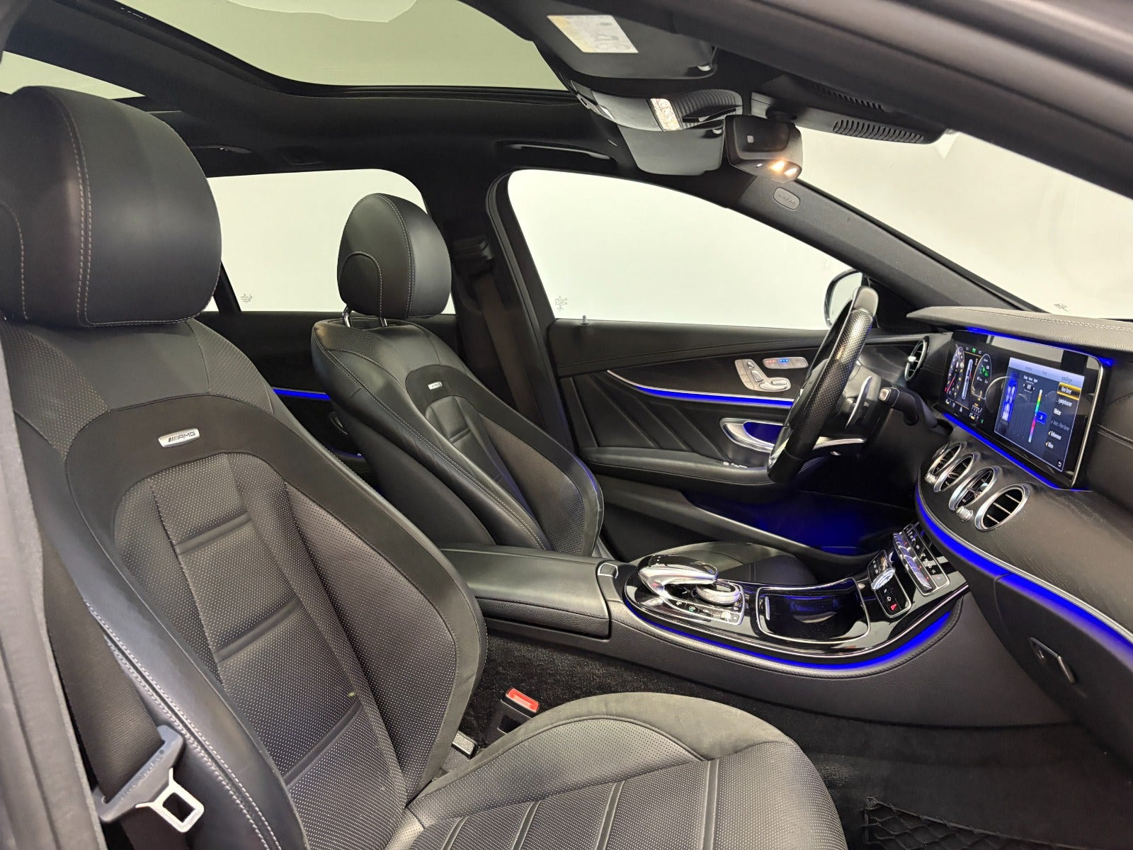 Grå Mercedes E53 fra 2019