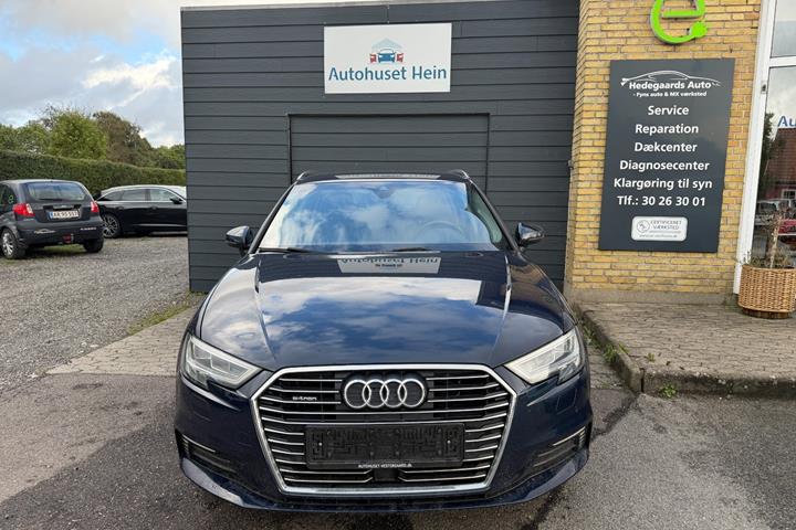 Blå Audi A3 fra 2018