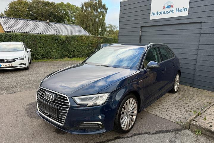 Blå Audi A3 fra 2018