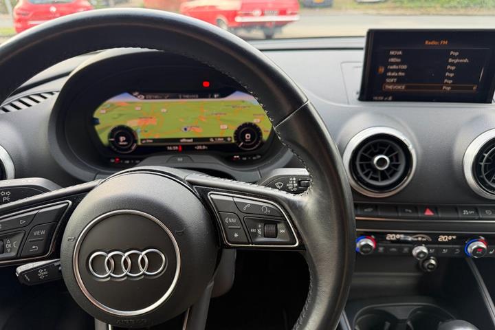 Blå Audi A3 fra 2018