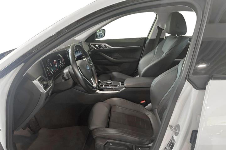 Hvid BMW i4 fra 2023