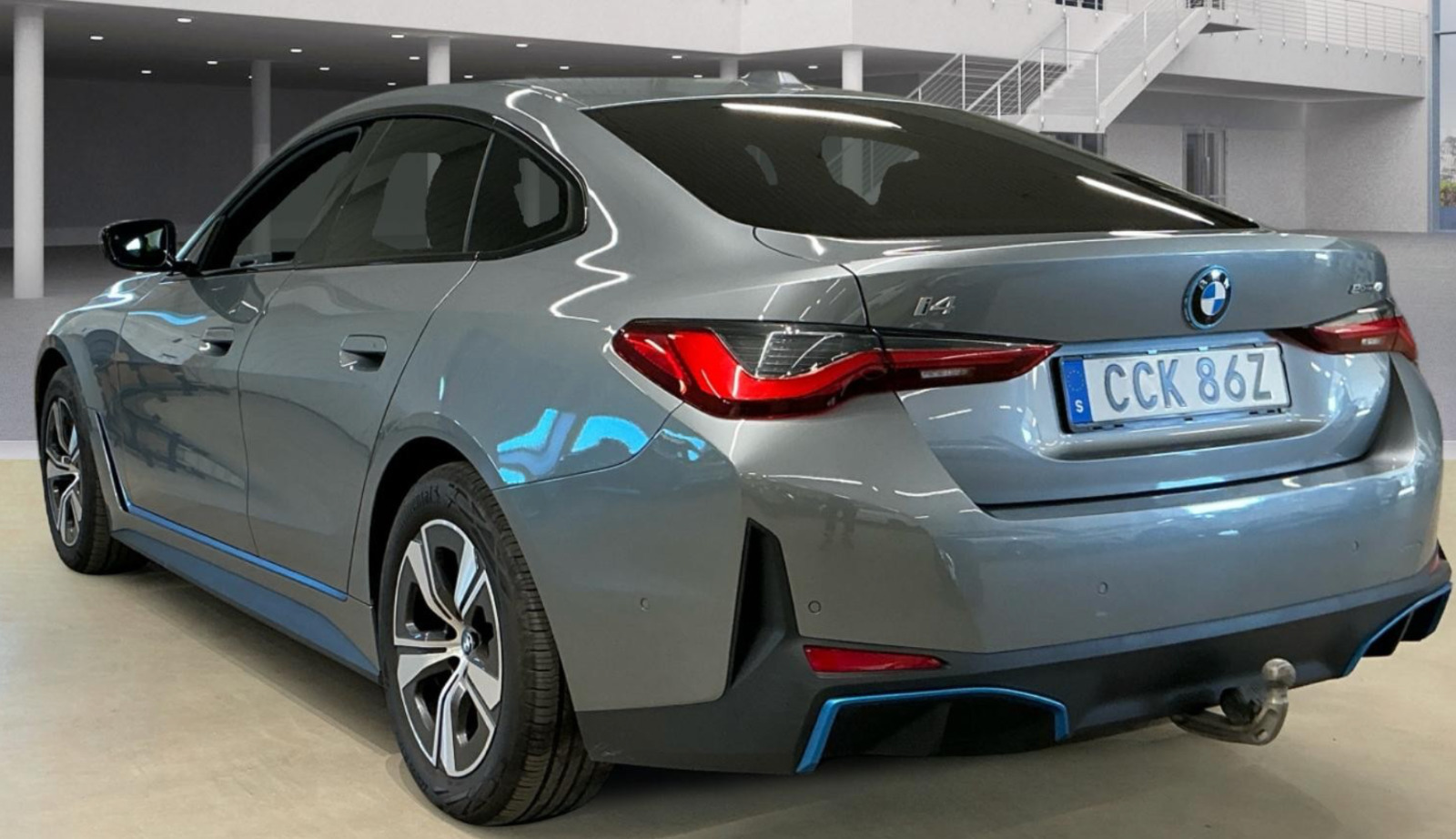Grå BMW i4 fra 2024