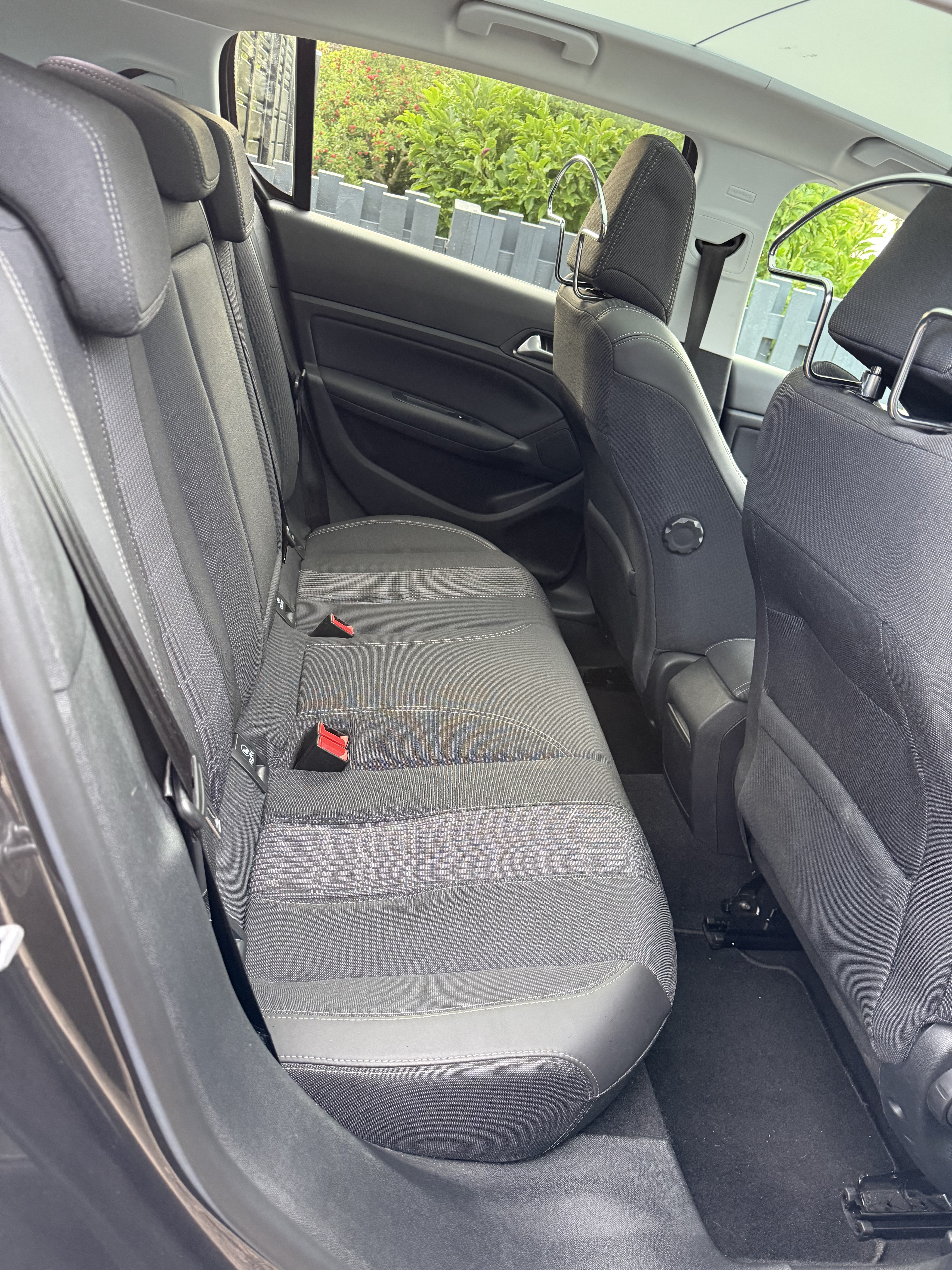 Grå Peugeot 308 fra 2018