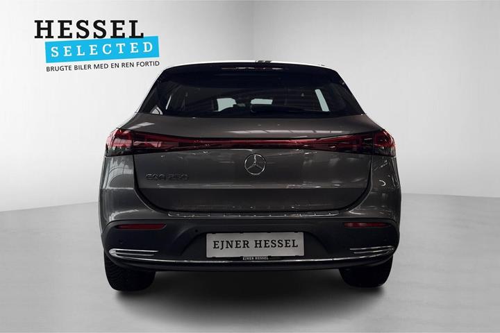 Grå Mercedes EQA250+ fra 2021