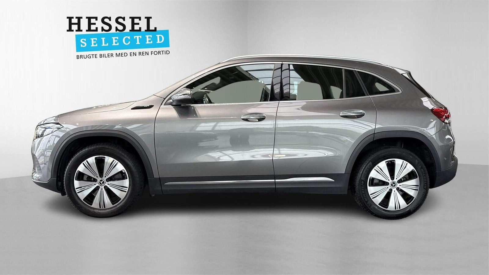 Grå Mercedes EQA250+ fra 2021