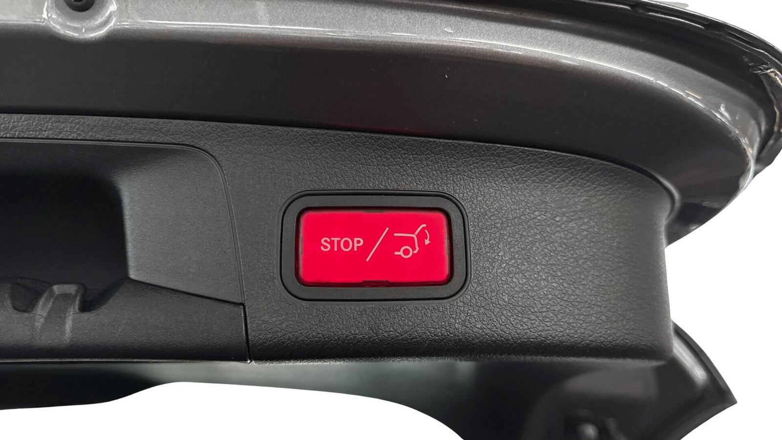 Grå Mercedes EQA250+ fra 2021
