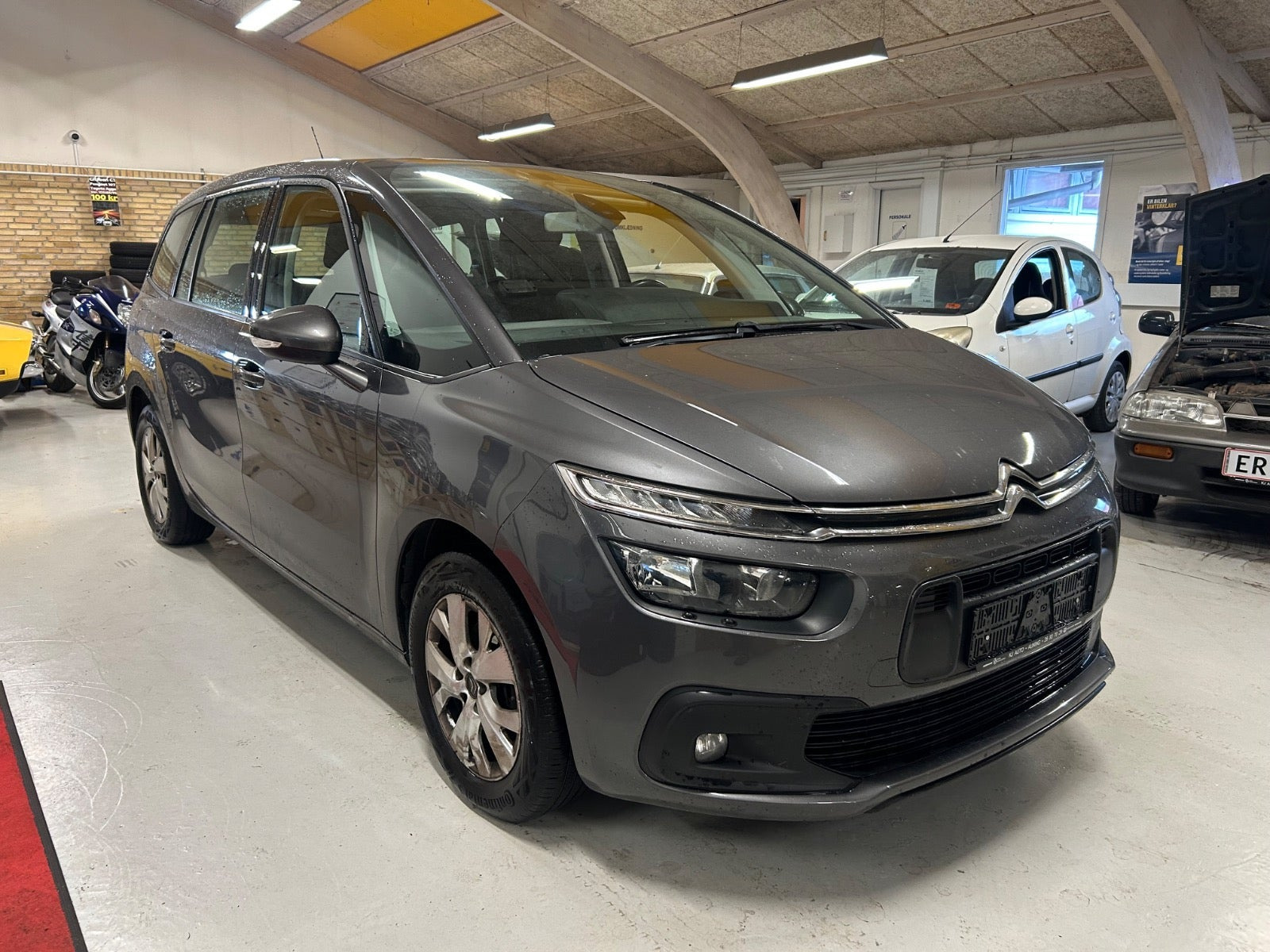 Grå Citroën Grand C4 Picasso fra 2018