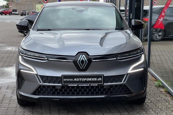 Grå Renault Megane E-Tech fra 2023