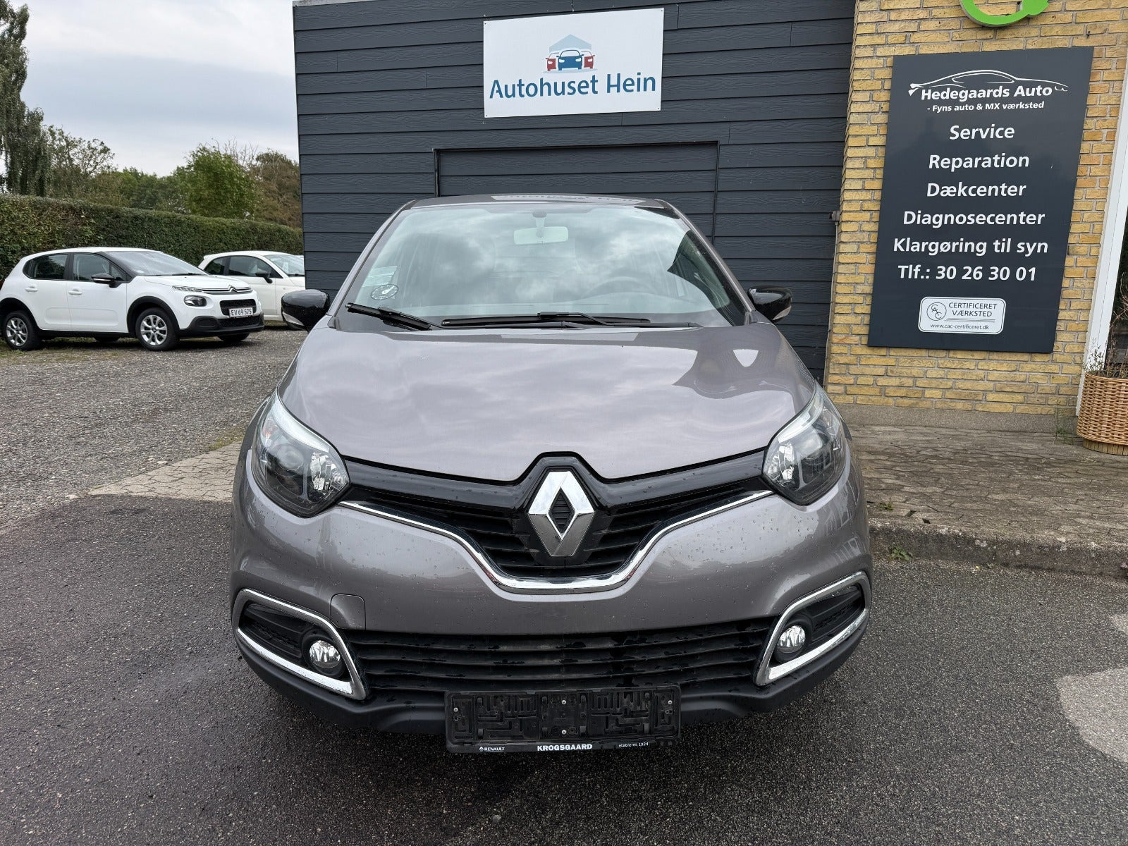 Grå Renault Captur fra 2016