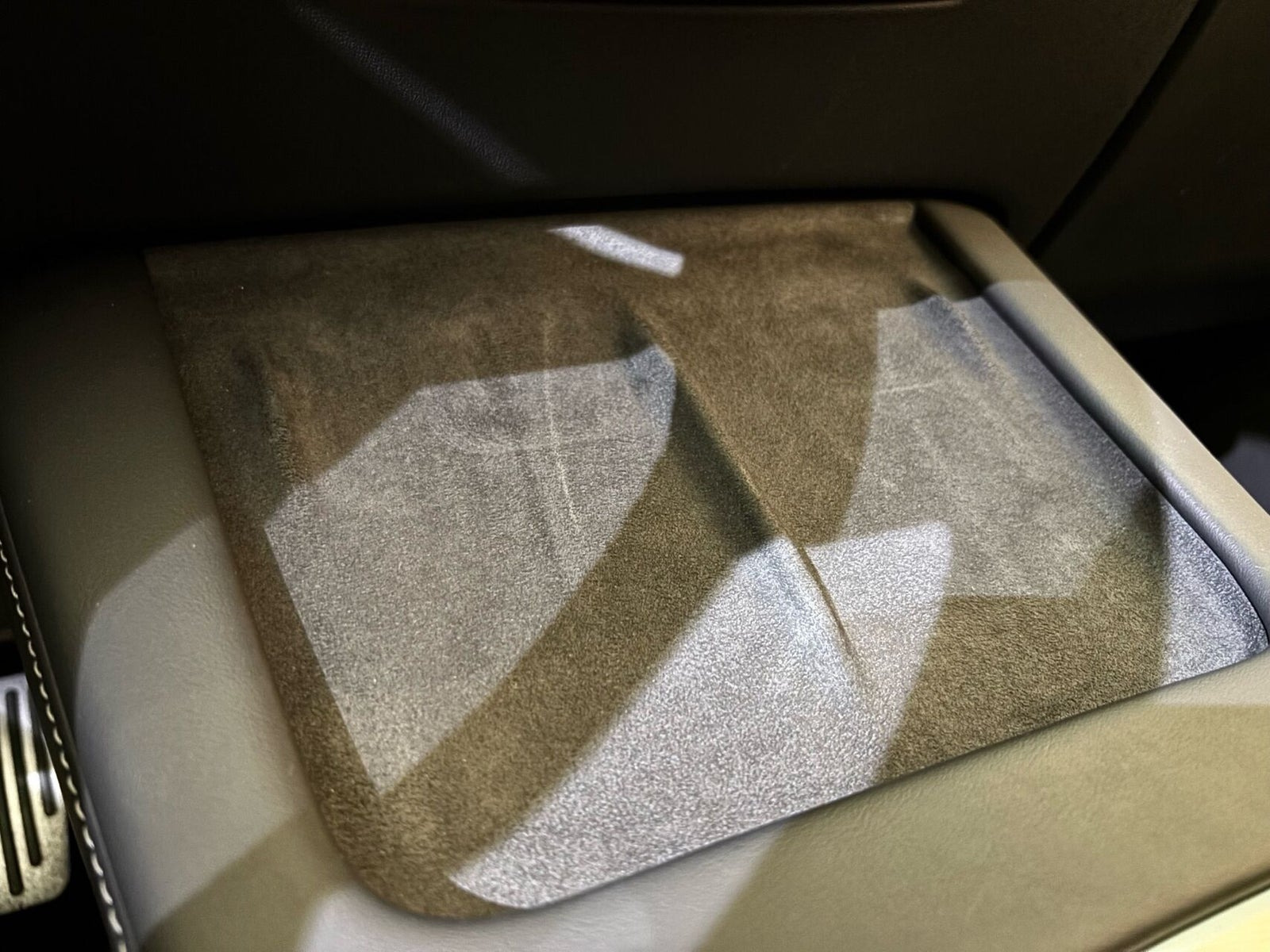 Hvid Tesla Model 3 fra 2021