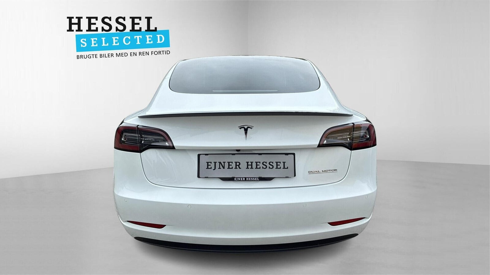 Hvid Tesla Model 3 fra 2021