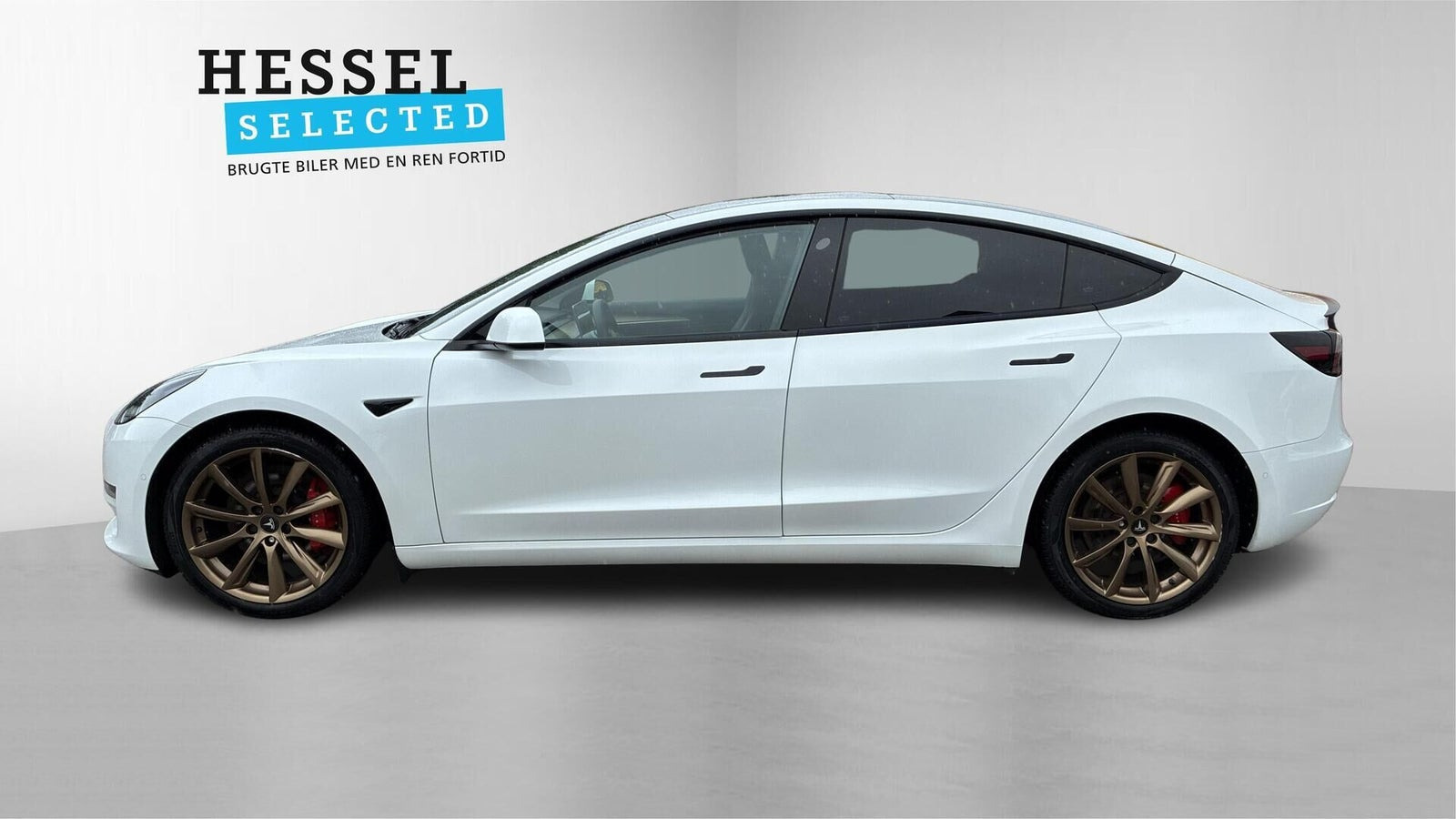 Hvid Tesla Model 3 fra 2021
